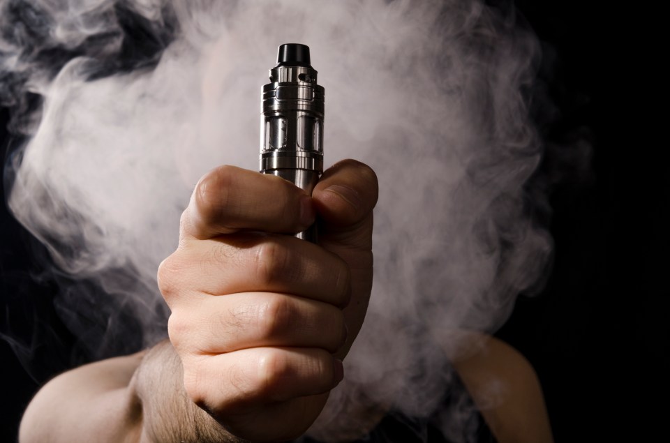  Experts say that a vaping lung disease that's killed 16 in US and 1 Brit is 'caused by toxic fumes'