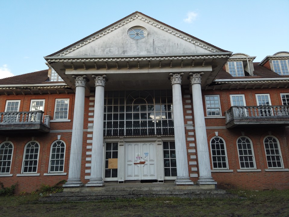  Windows boarded up and doors permanently locked, this extravagant home is incredibly unloved