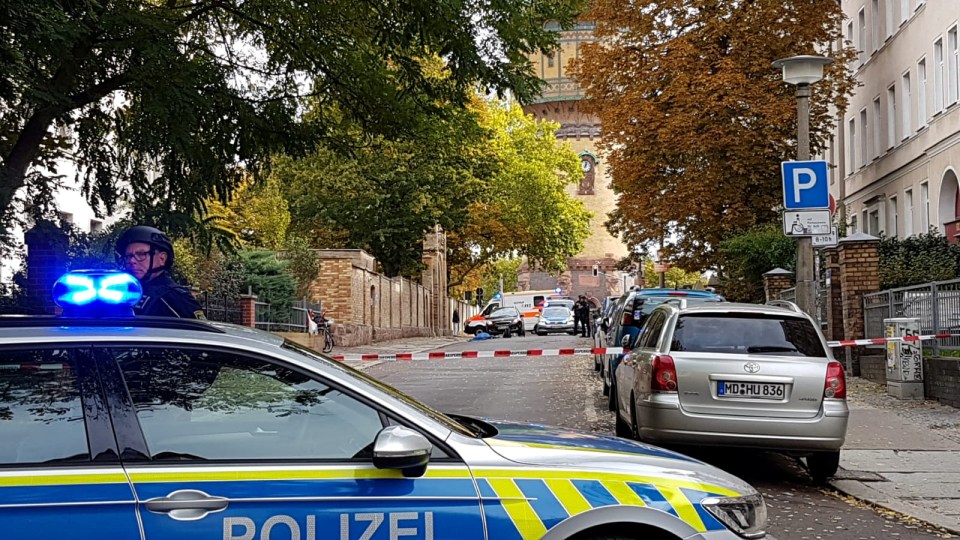 Cops have sealed off the roads surrounding the synagogue