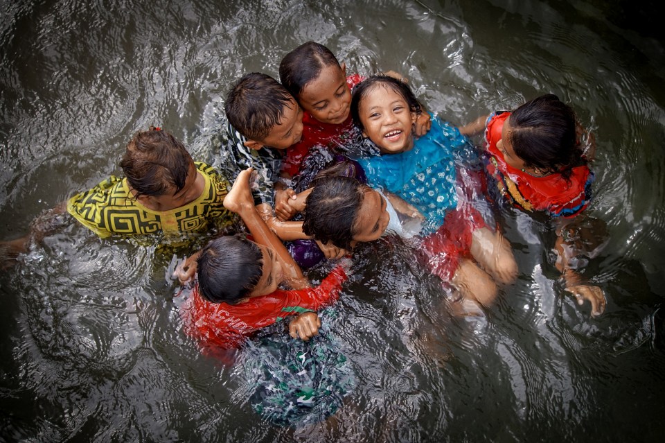 'Water play' by @habirunwatobura (Indonesia)