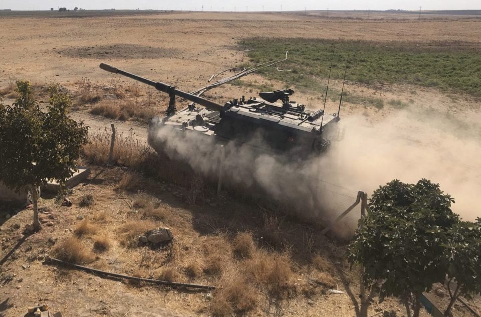  Turkish Armed Forces' howitzers deploy across Syrian town of Tell Abyad