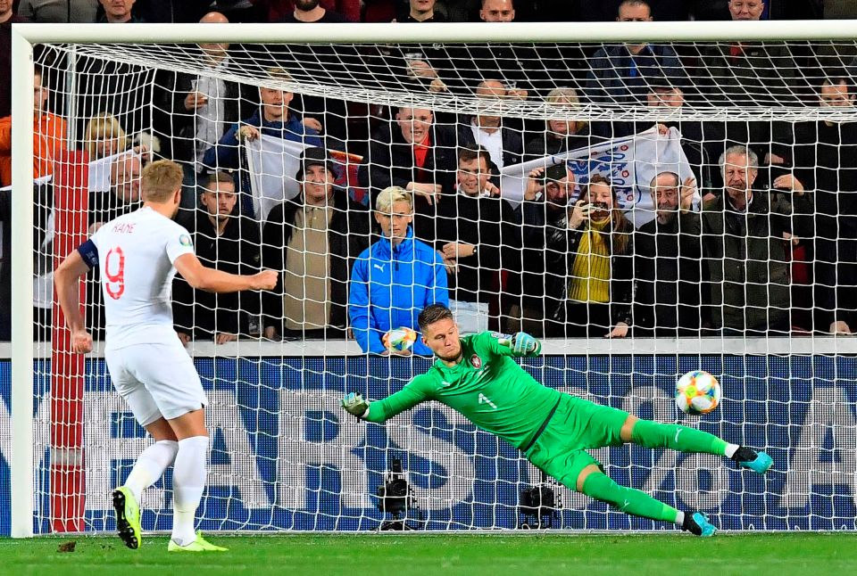  Kane slotted his penalty down the middle