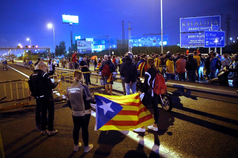  Roads were blocked by pro-Catalan protesters in Barcelona