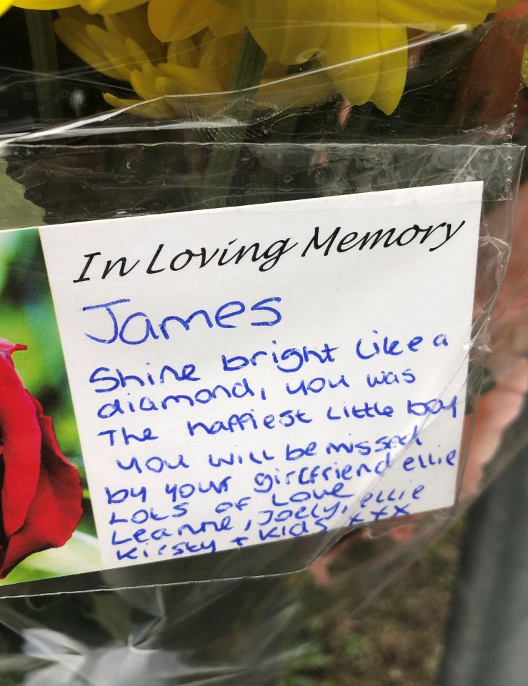  A moving card was left with a bouquet of flowers by his girlfriend