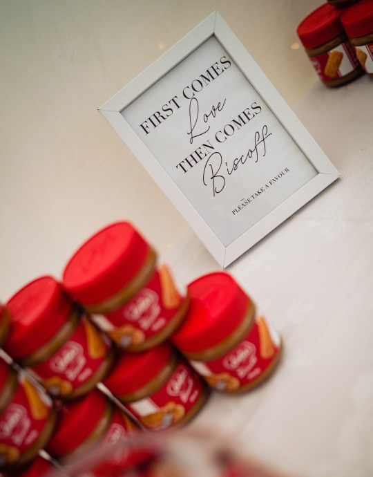  The couple sent guests home with a jar of spread to remember their special day