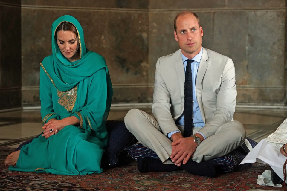 The royals sat on the floor during the trip to the mosque