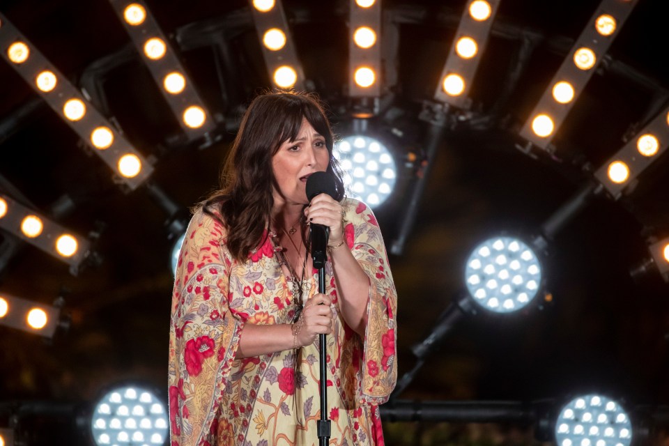  Ricki Lake got a standing ovation with her stunning performance