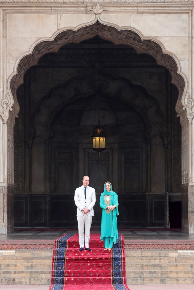 The Duke followed in the footsteps of his mother who had visited the mosque in 1991