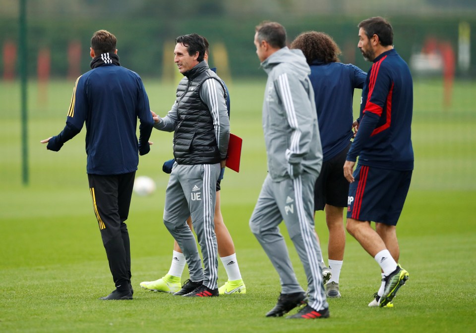  Unai Emery was spotted having a chat with the struggling star