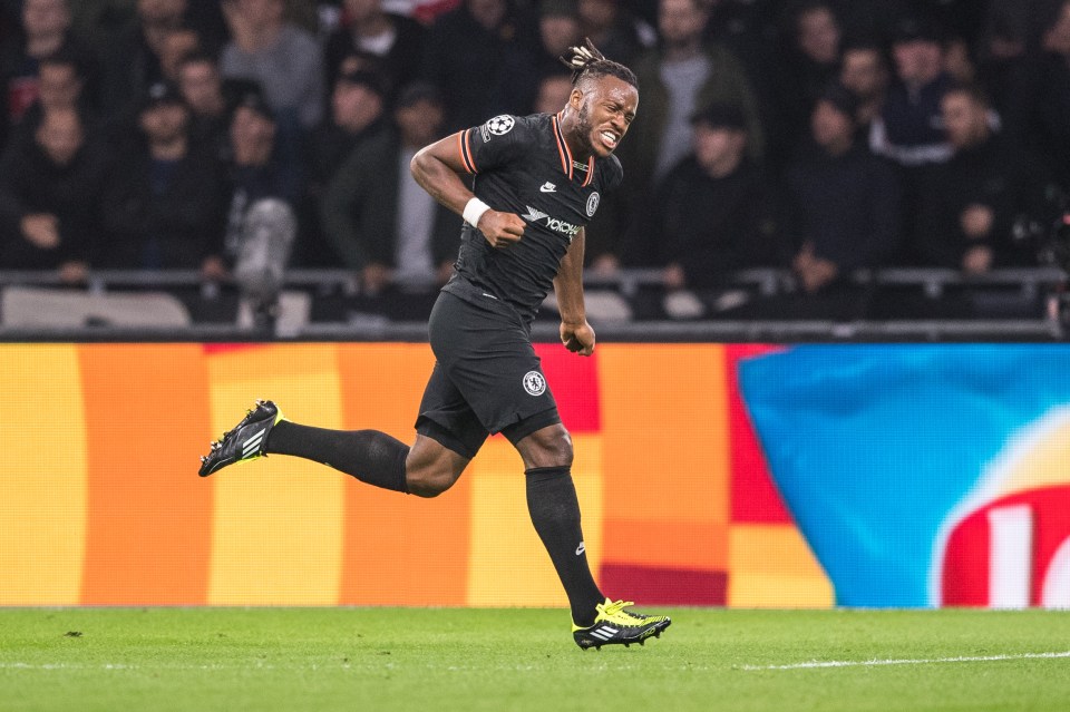  Batshuayi celebrated as his late goal gifted Chelsea all three points