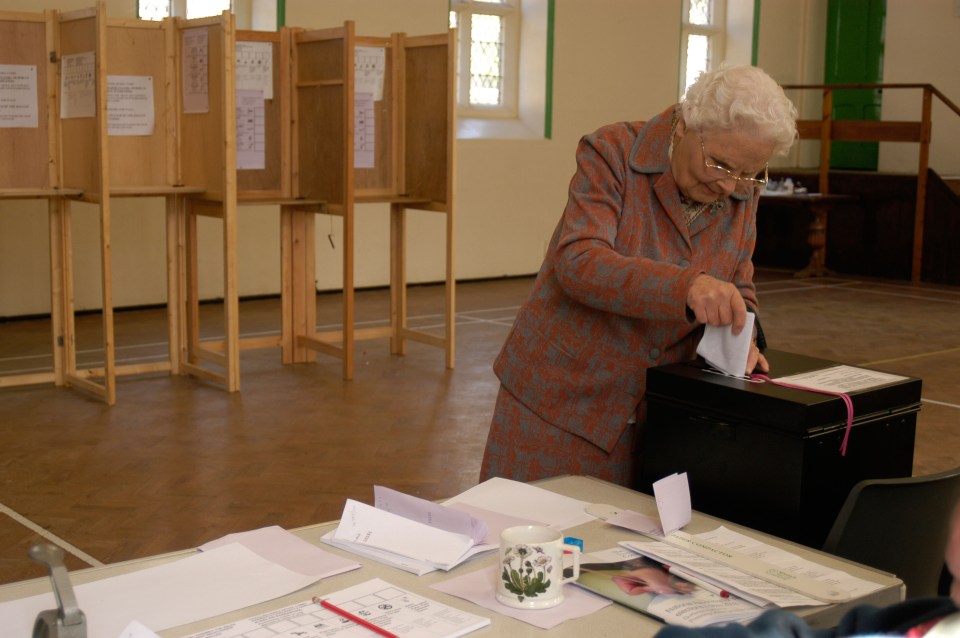  A poll has found that half of under-35s believe over-70s should be banned from voting on issues such as Brexit and Scottish independence