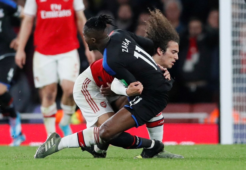  Matteo Guendouzi did a bizarre rugby tackle on Wilfried Zaha