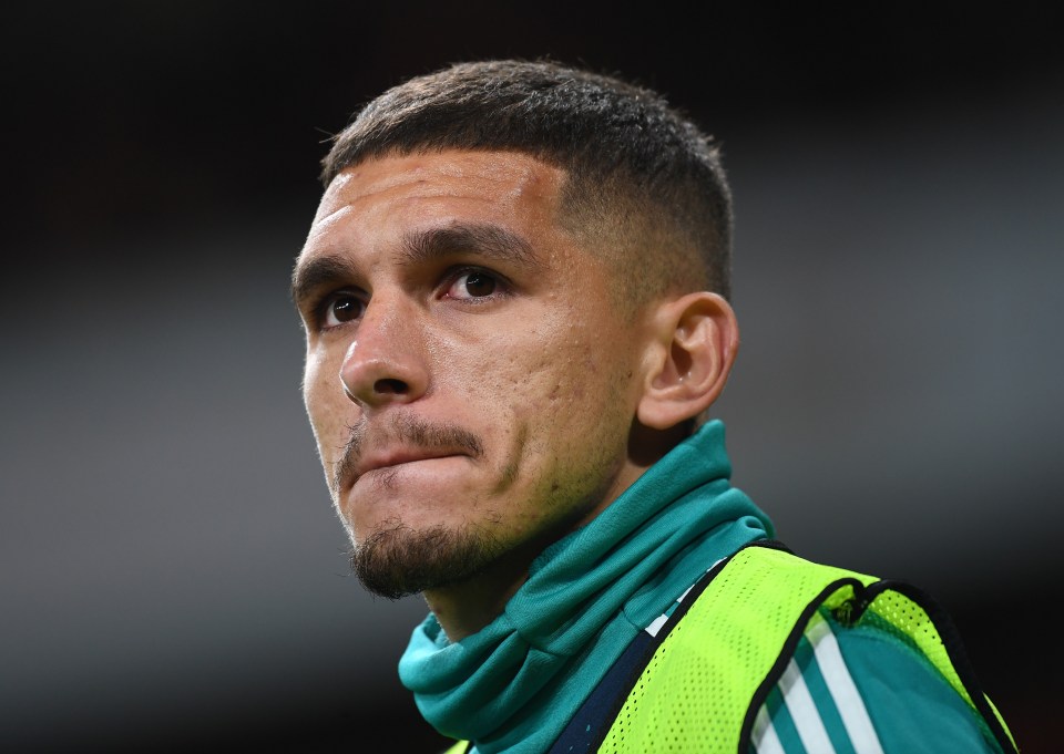  Lucas Torreira was on the sidelines when Granit Xhaka was hauled off