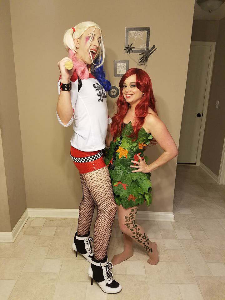  These comic books fans dressed as their favourite heros: Harley Quin and Poison Ivy