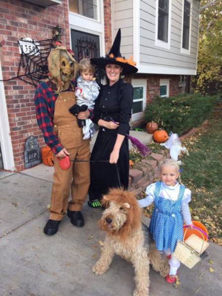  The whole case of The Wizard of Oz is out to scour the street with this family