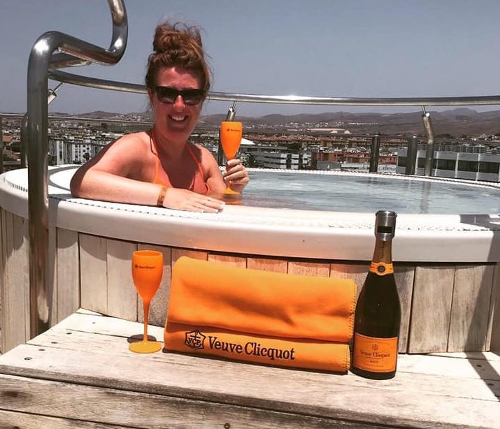  Stalker Jill Sharp posted a snap of her quaffing champagne in a hot tub following her early prison release