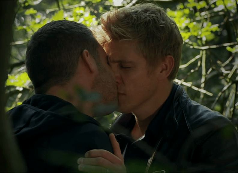  Aaron and Robert share a final kiss