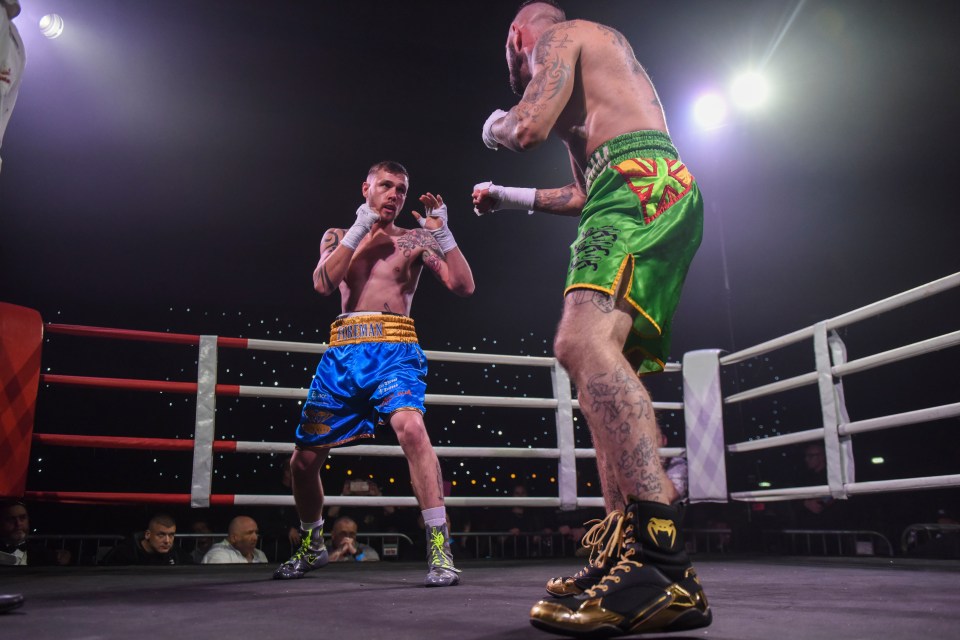  Jay Eggleston and Josh Foreman go toe-to-toe in the ring