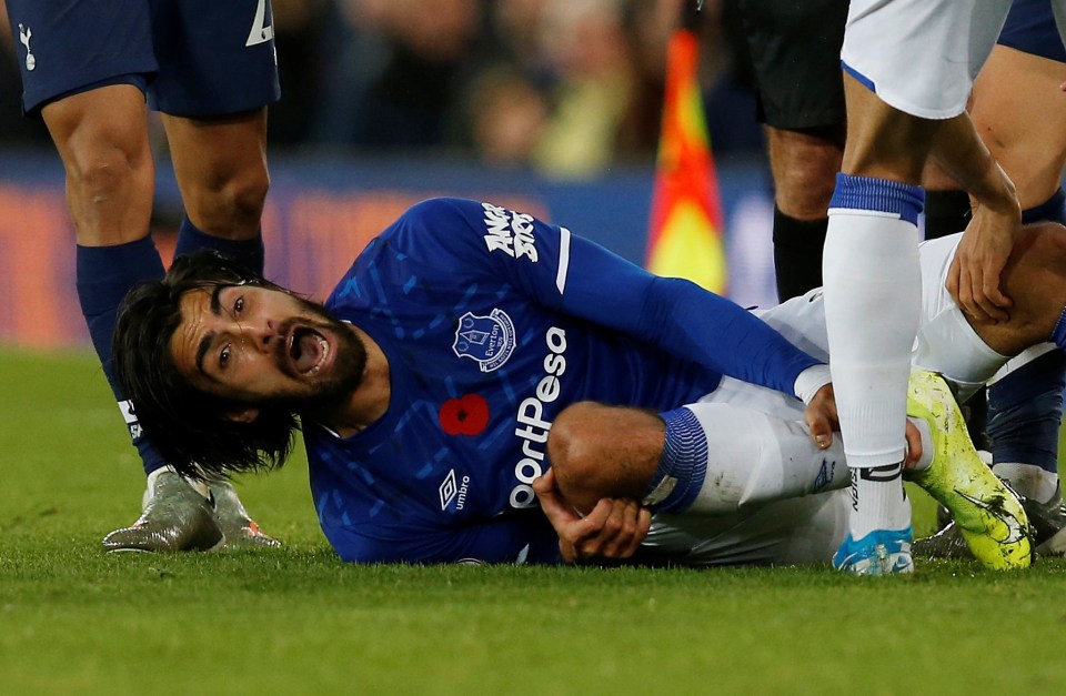  Everton star Andre Gomes has returned to social media following his horrific ankle break