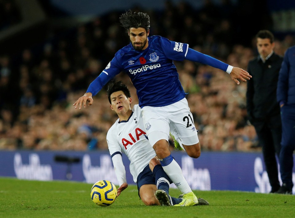  Andre Gomes suffered a horror injury on Sunday