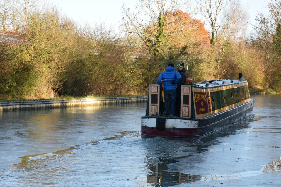 Don’t miss the opportunity to have a floating adventure and get on a canal cruise this Christmas