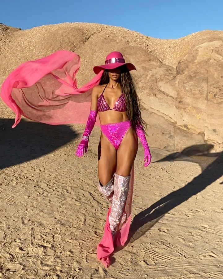 Singer Ciara's ‘Perfect beach attire!’