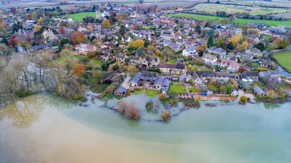  Parts of the village of Islip in Oxfordshire were left entirely submerged by water