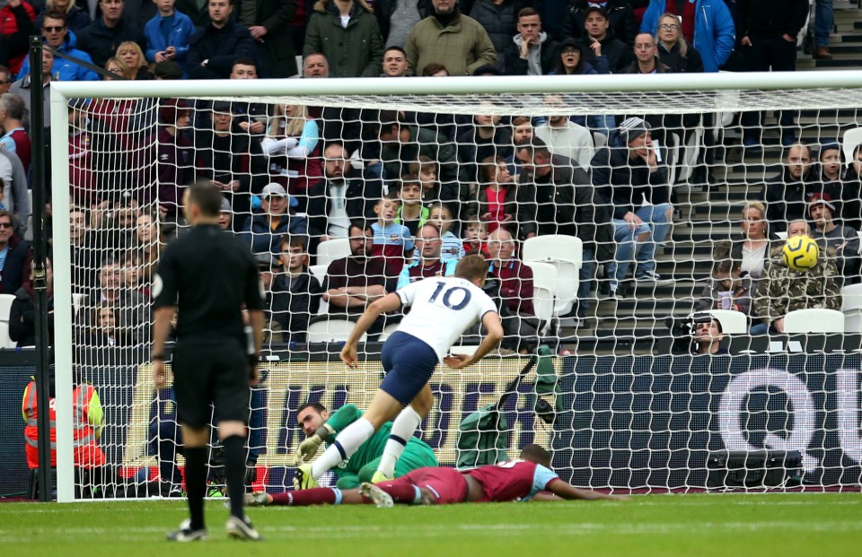  Harry Kane made it 3-0 to Spurs in the early stages of the second half