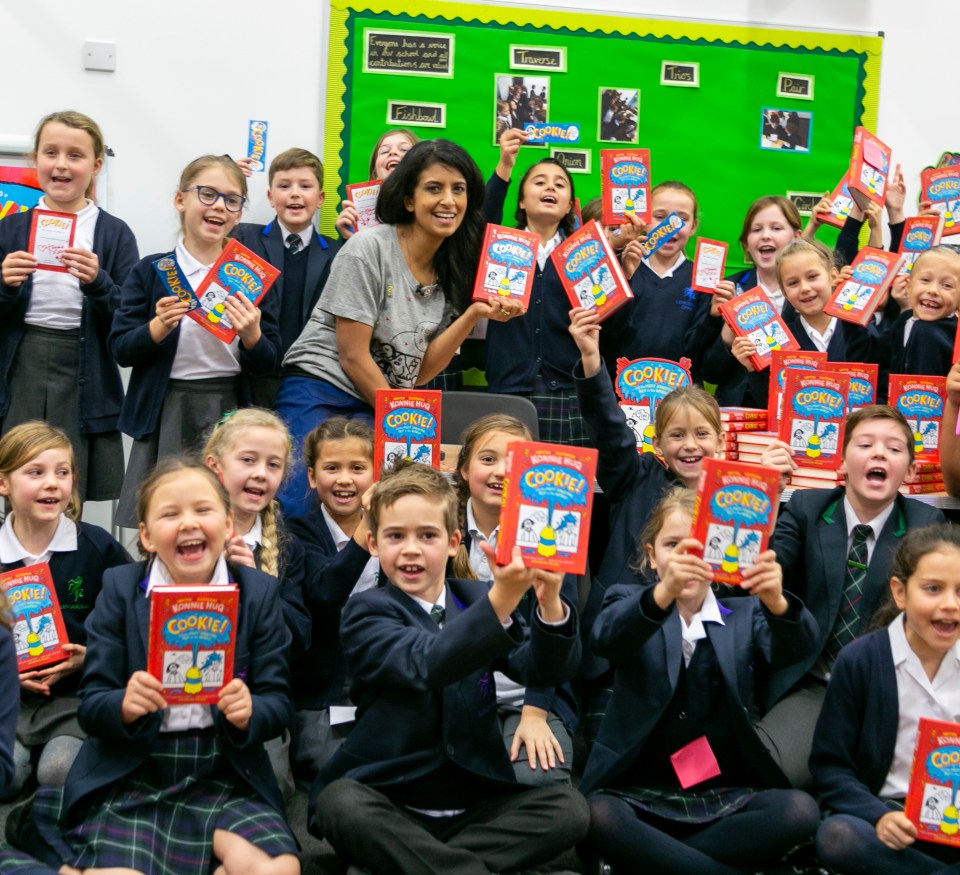 The Blue Peter presenter visited Valley Invicta Primary School to help motivate them to collect their Books For Schools tokens