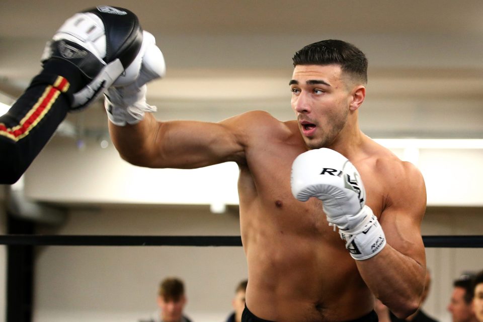  Tommy Fury looks sharp in training