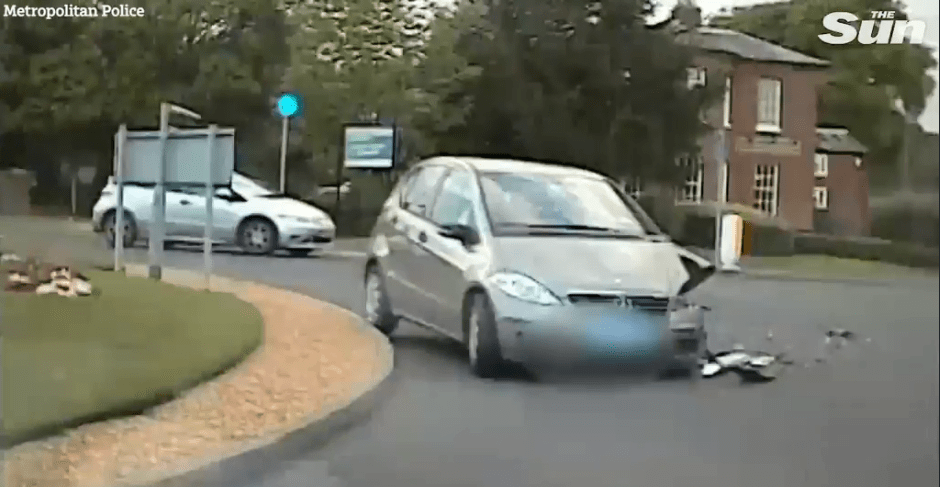  The dramatic footage shows the Fiat hitting other cars on the roundabout