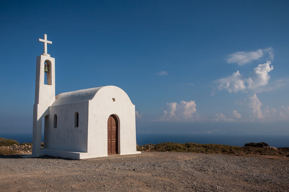  While the exterior shots of the chapel were used, a set was built for the interior to make it much larger