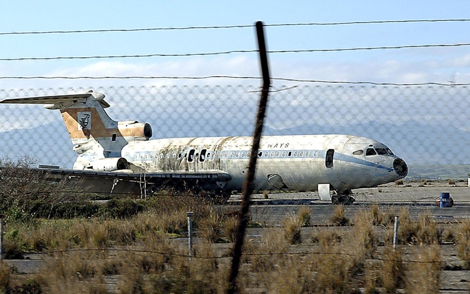  The Trident Sun jet was damaged during conflict