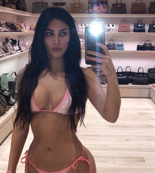  The queen of selfies, Keeping Up With The Kardashians star, Kim