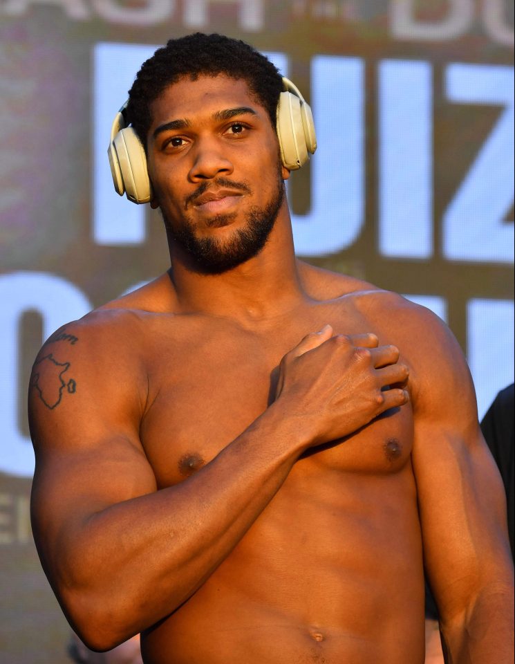  Joshua weighed in significantly lighter than his opponent for the Clash on the Dunes