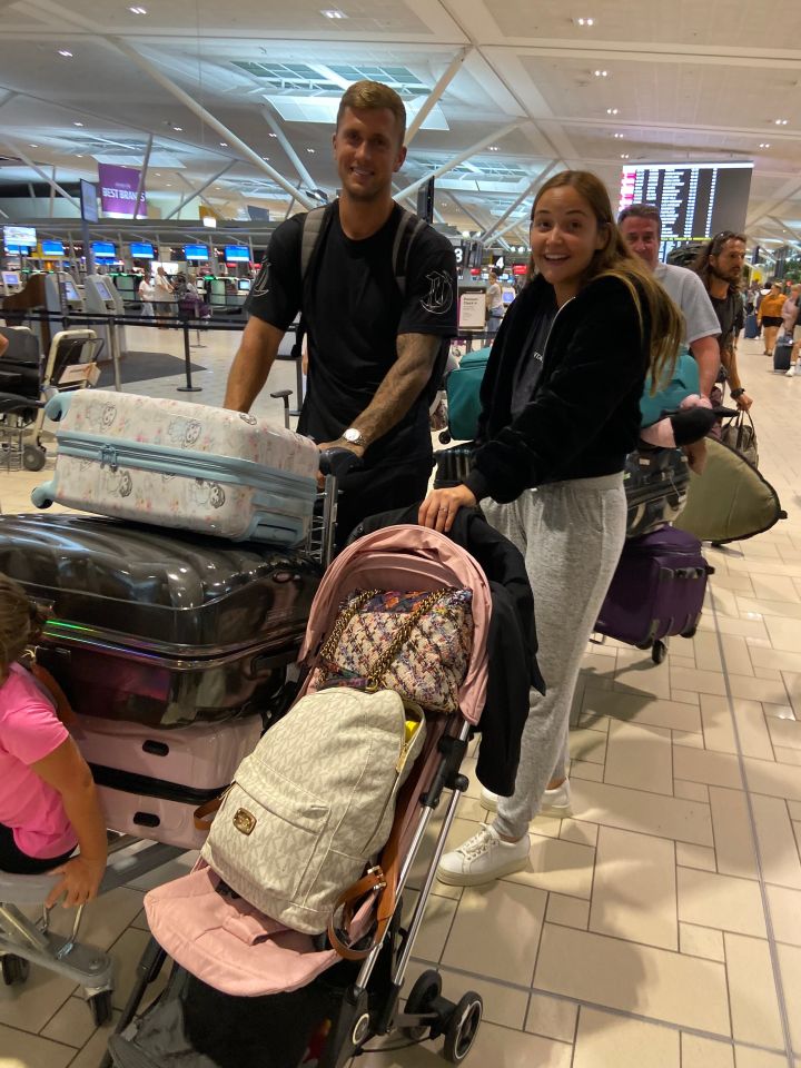  The grinning Osborne clan headed to Brisbane airport for the flight back to Britain on Tuesday