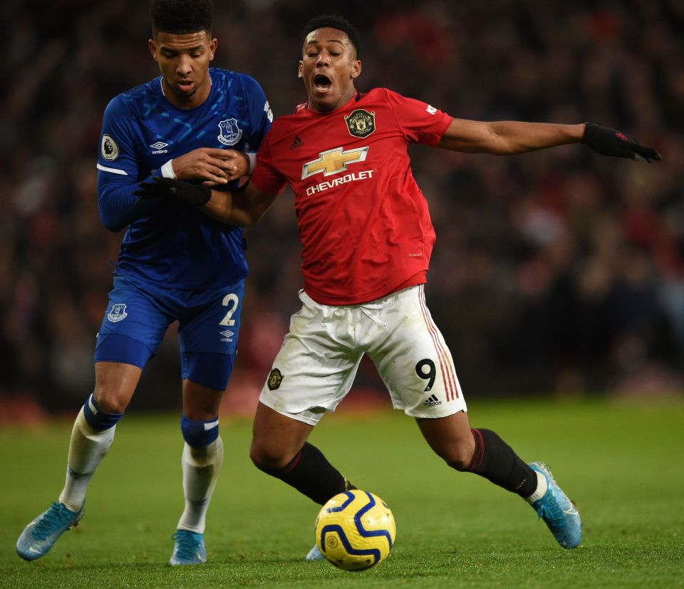  United's attack struggled to break down a stubborn Everton defence