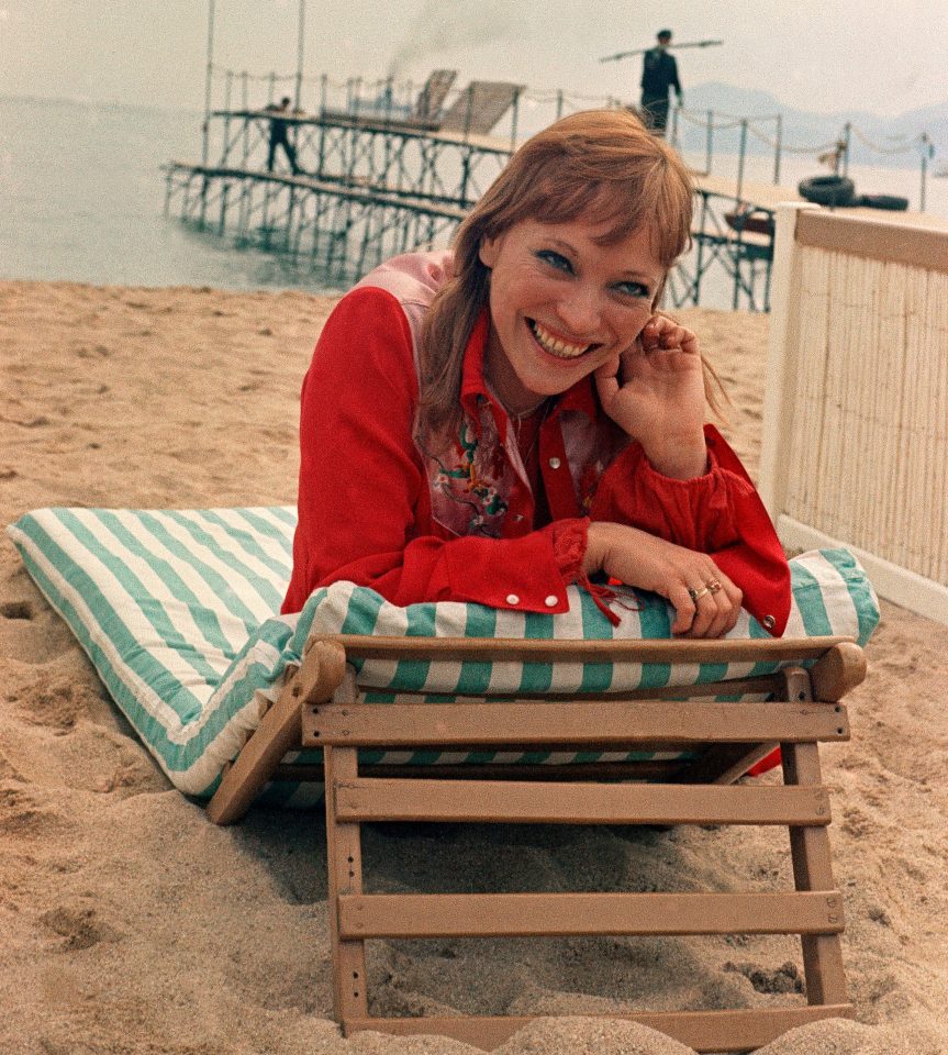  Anna poses for pictures at the Cannes Film festival