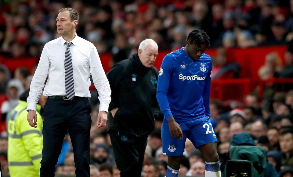  Duncan Ferguson has been slammed for subbing off 19-year-old Moise Kean just 18 minutes after putting him on at Old Trafford