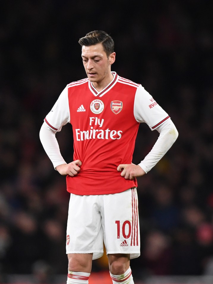  Mesut Ozil shouldn't warrant a place in Arsenal's starting XI from now on