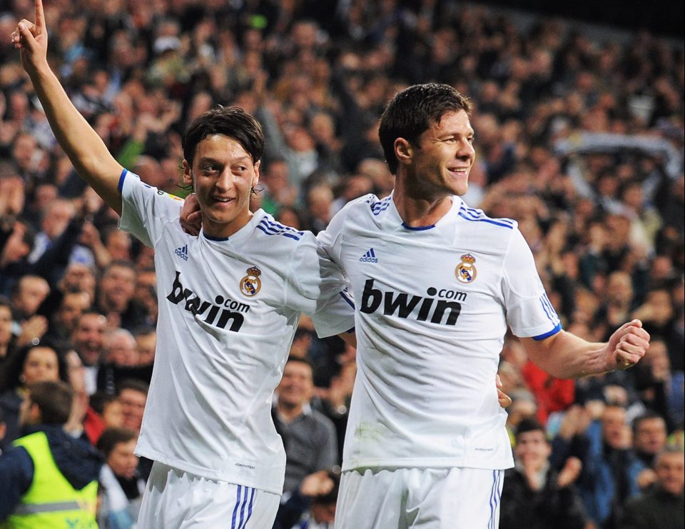  Xabi Alonso claims he always tried giving the ball to Mesut Ozil at Real Madrid