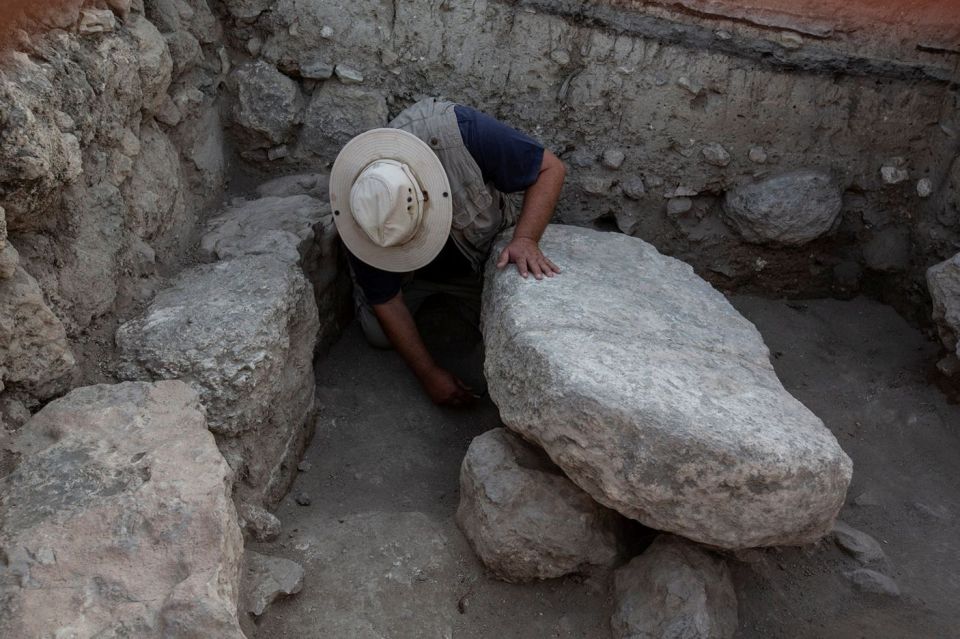  A similar stone table is mentioned in the Bible