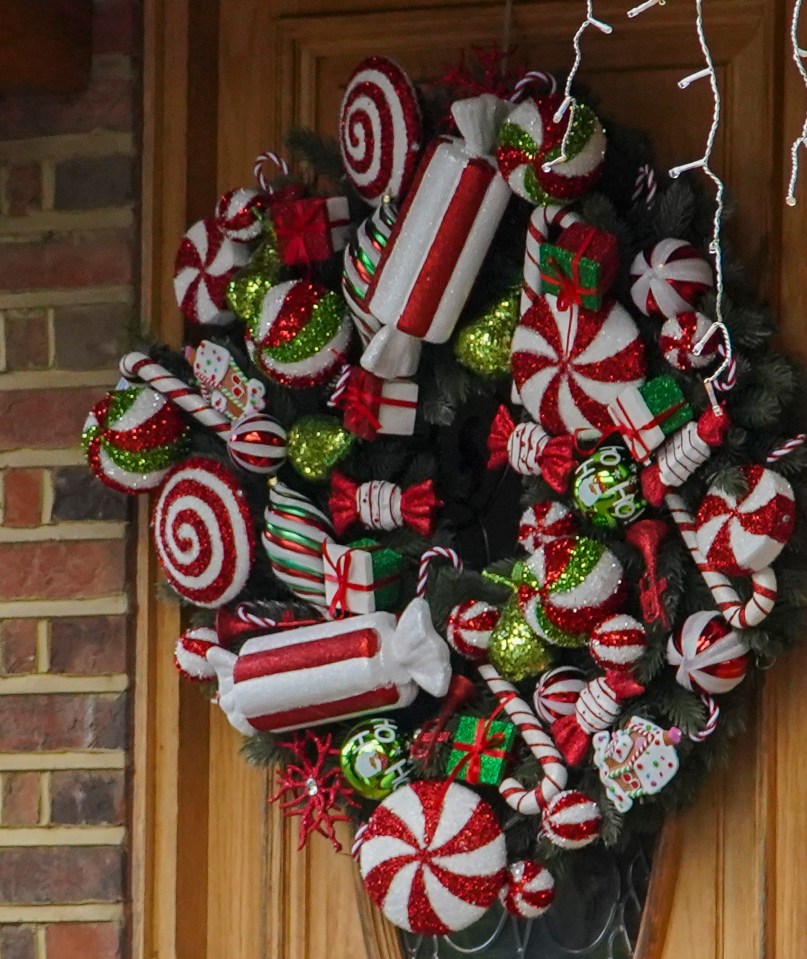  The lookalike neighbour's wreath