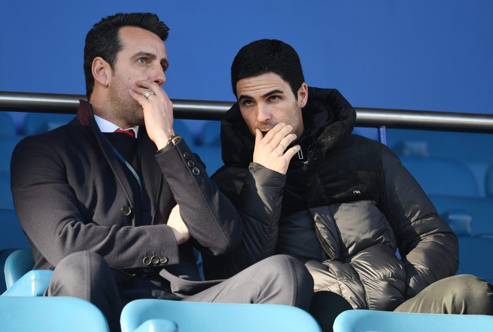  Mikel Arteta (right) watches on with Arsenal technical director Edu at Goodison