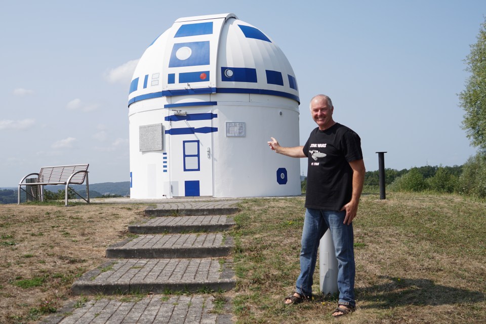 A professor Dr Hubert Zitt, from the German University of Applied Sciences Kaiserslautern, has painted his observatory to look like R2D2 from Star Wars