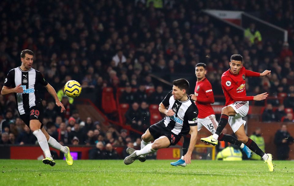  Mason Greenwood scored a stunner to fire United ahead