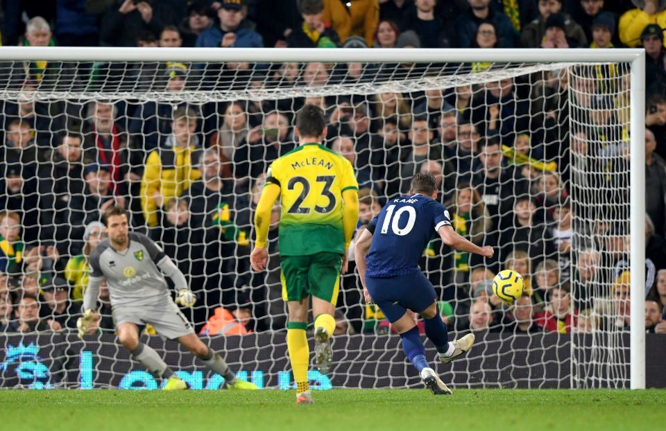  Harry Kane confidently slotted home the late spot-kick to hand Spurs a point at Carrow Road