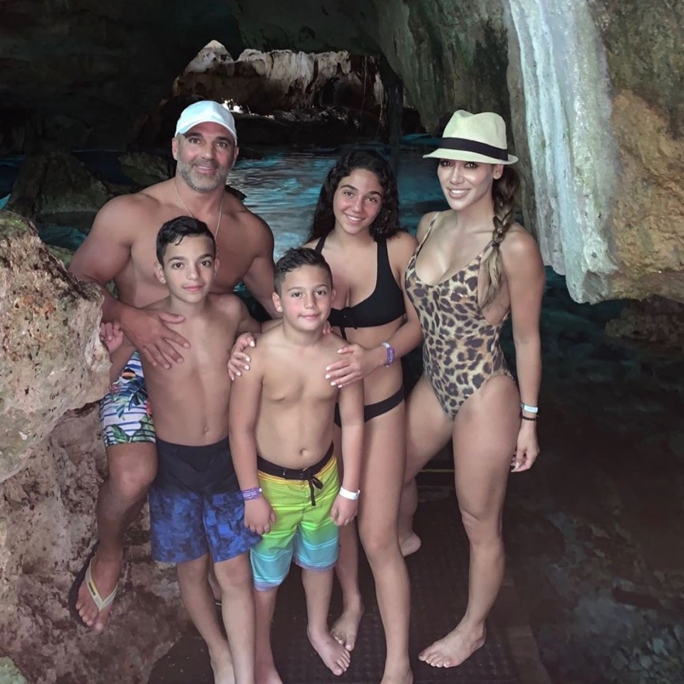  Melissa Gorga posed with her family, including three chldren