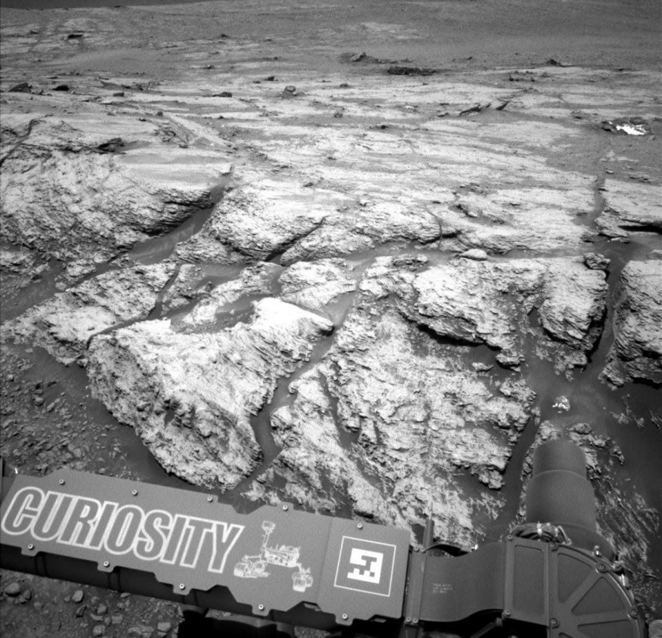  A photo taken by Curiosity on the surface of the Red Planet