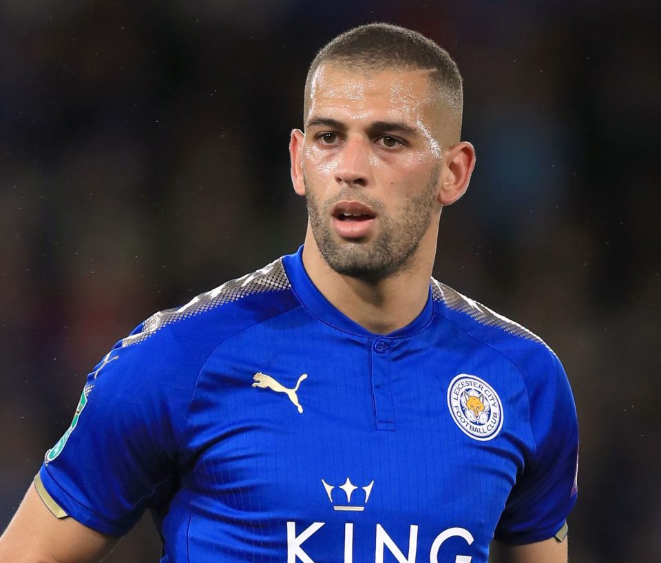  Man Utd and Spurs want Slimani